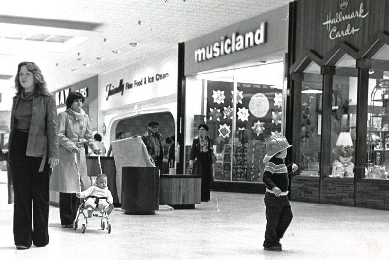 1970s: Shopping Malls