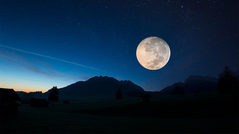 A Full Moon Can Affect People’s Behavior