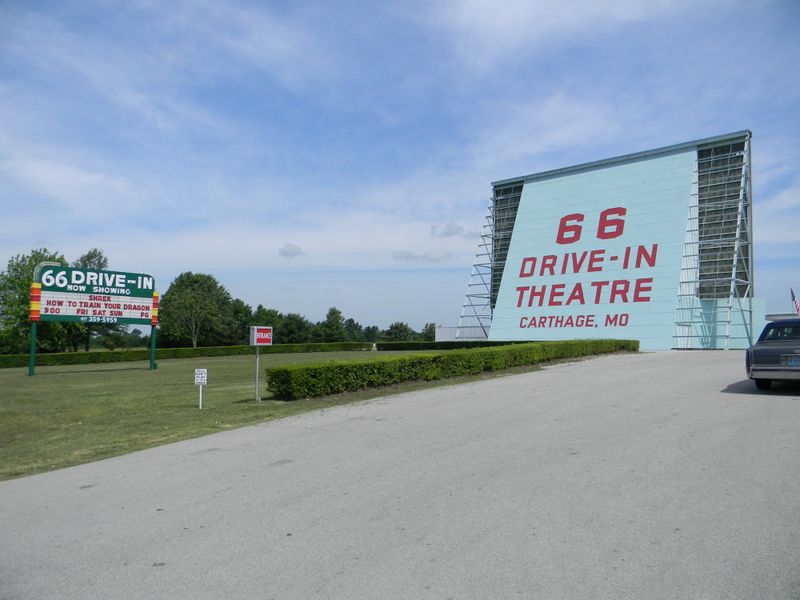 Illinois: Route 66 Drive-In