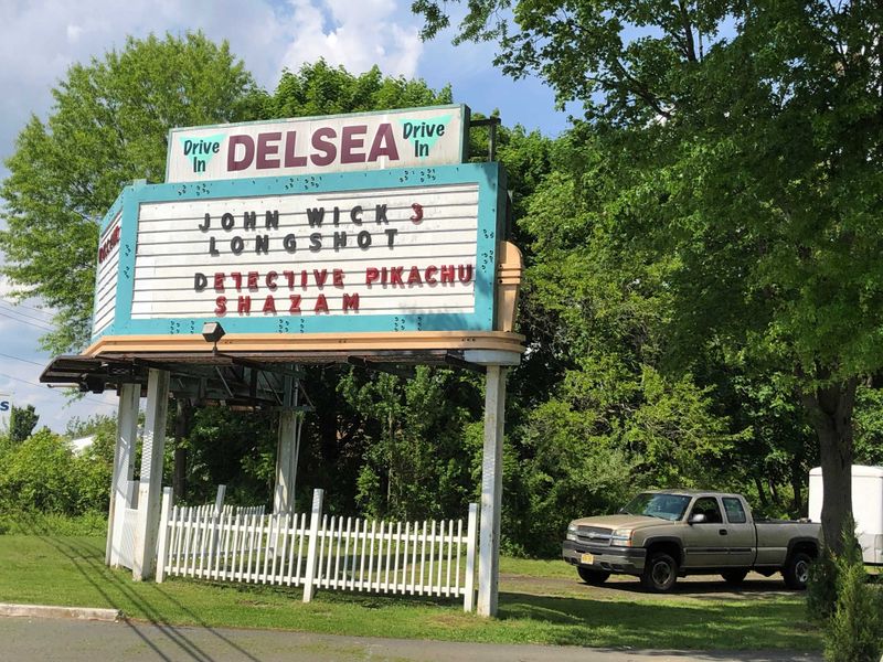 New Jersey: Delsea Drive-In Theatre