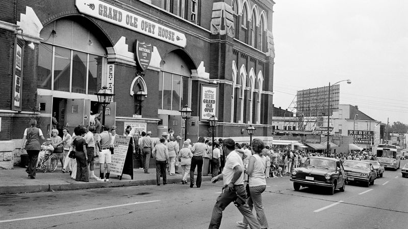 Outlaw Country Rebels Against Nashville