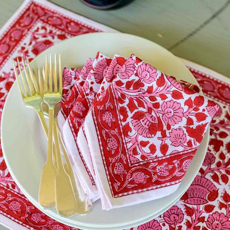 Paper Tablecloths with Matching Plates & Napkins