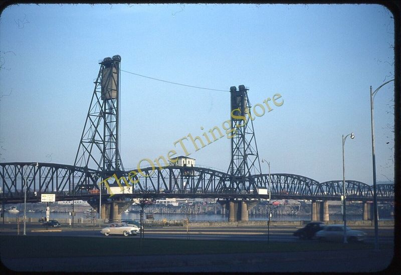 Portland's Hawthorne Bridge