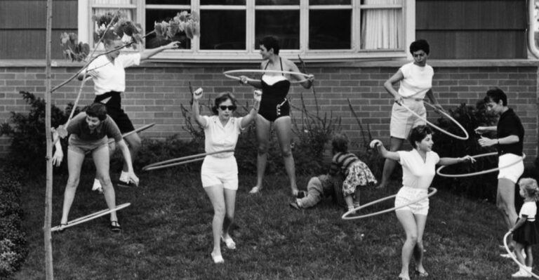 10 Strange Exercise Fads from the ’50s and ’60s That People Actually Tried