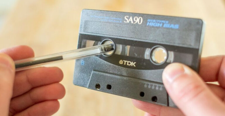 12 Satisfying Things Only People Who Owned Cassette Tapes Know