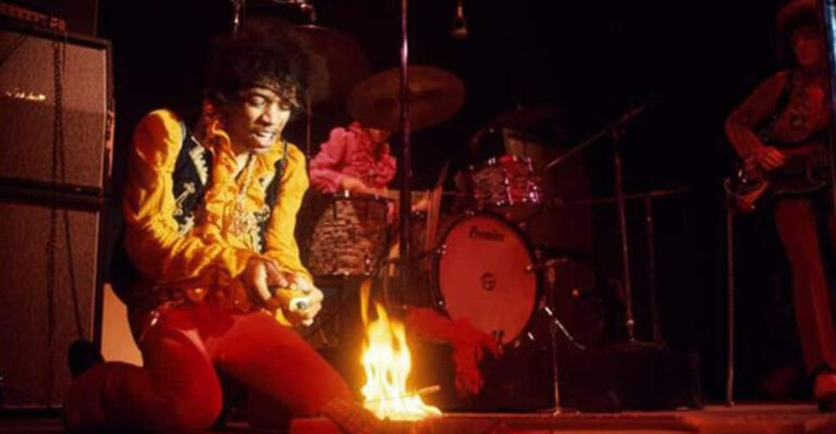 15 Iconic Concert Photos From The 1960s