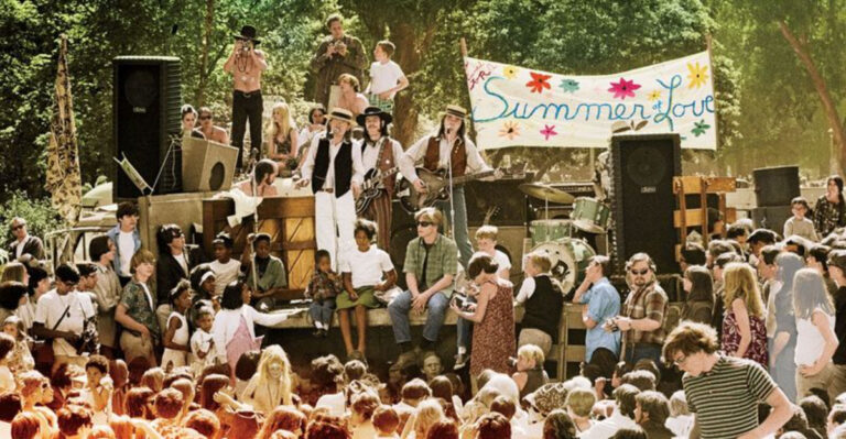 19 Vintage Photos That Absolutely Bring The Summer Of 1967 To Life