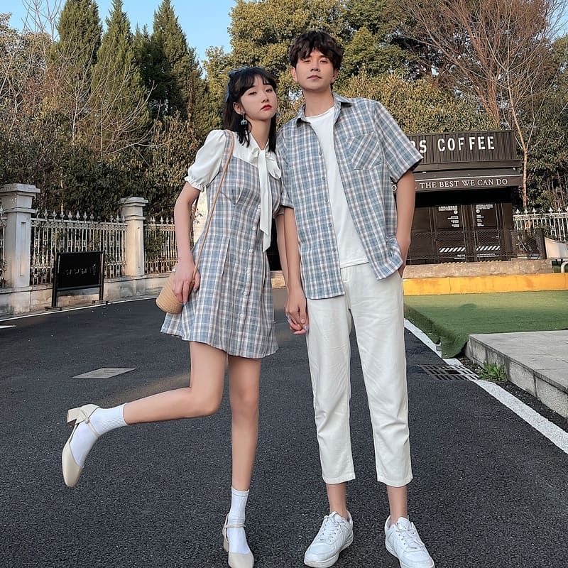 Matching Outfits on Purpose – Plaid on plaid. Love meant looking like a Sears catalog ad.