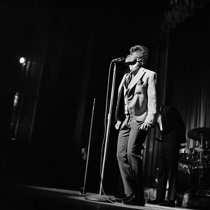 James Brown's Electrifying Show at the Apollo Theater (1963)