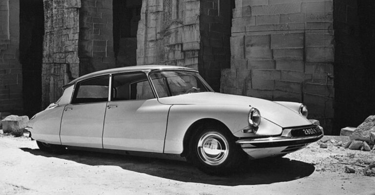 12 Weird Classic Cars That Are Actually Cool