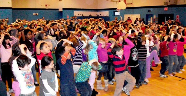 15 Forgotten High School Clubs That Were Surprisingly Progressive And Need To Come Back