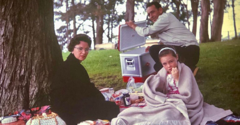 15 Everyday Habits From The ’50s That Would Definitely Raise Eyebrows Today