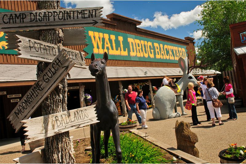 Wall Drug's Free Ice Water Empire