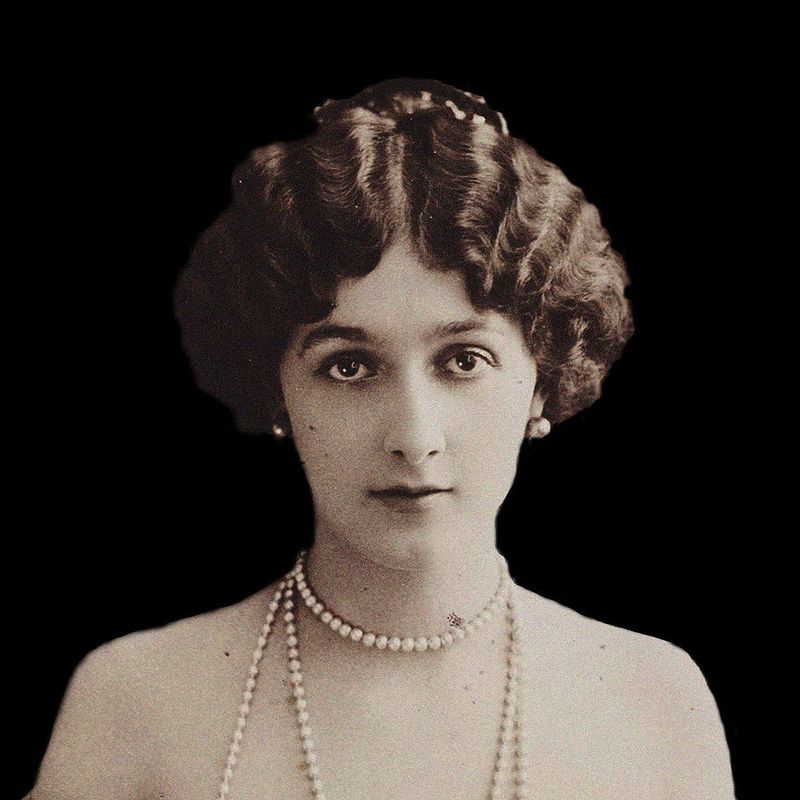 Lina Cavalieri: The Face That Launched a Thousand Plates