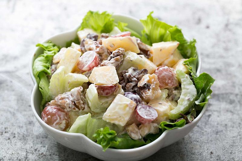 Waldorf Salad: Crunchy Elegance