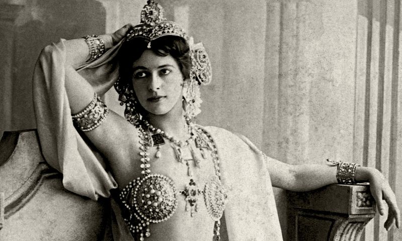 Mata Hari: The Exotic Enchantress