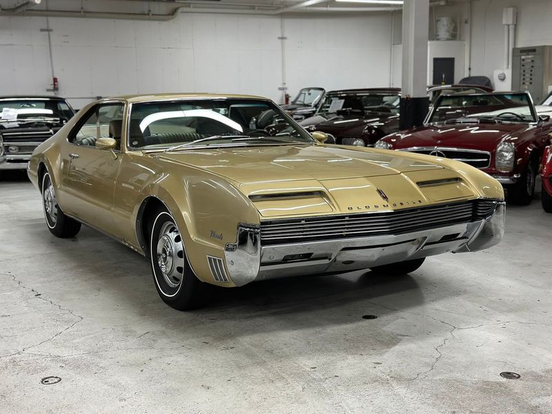 Oldsmobile Toronado