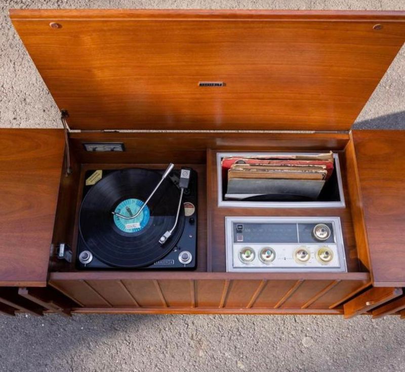 Hi-Fi Consoles