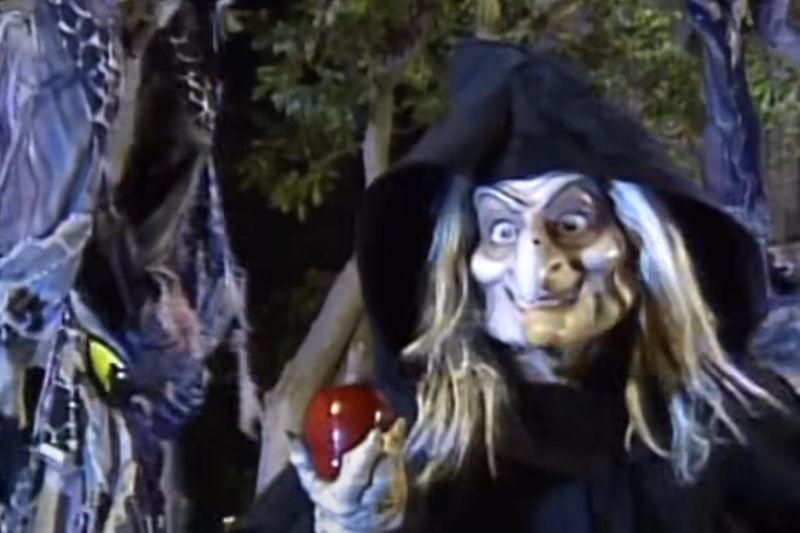 Snow White's Scary Adventures